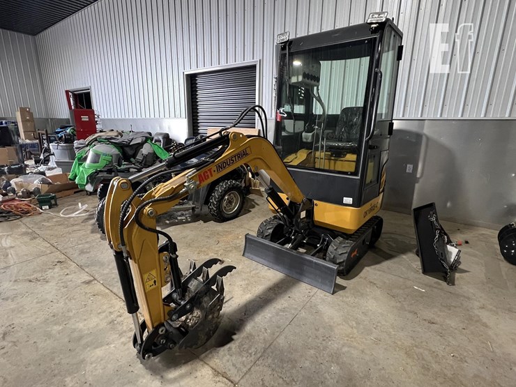 2024-agt-mini-excavator-1178-image-1