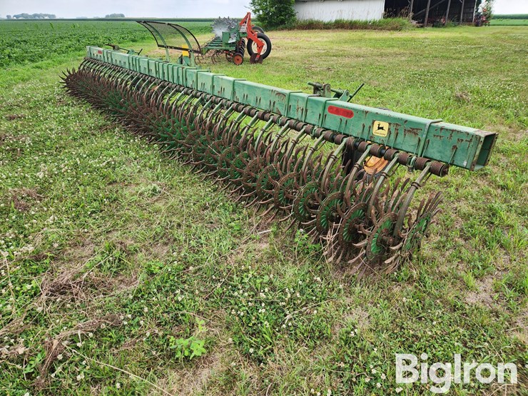 john-deere-400-image-5