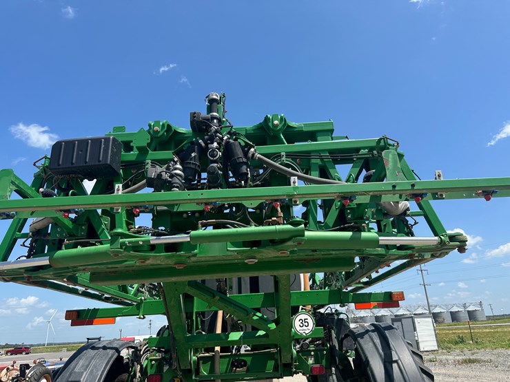 2018-john-deere-r4038-image-23