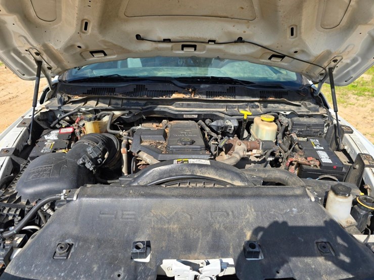 2017-dodge-ram-5500-image-33