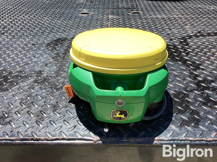john-deere-starfire-7000-gps-globe-image-2