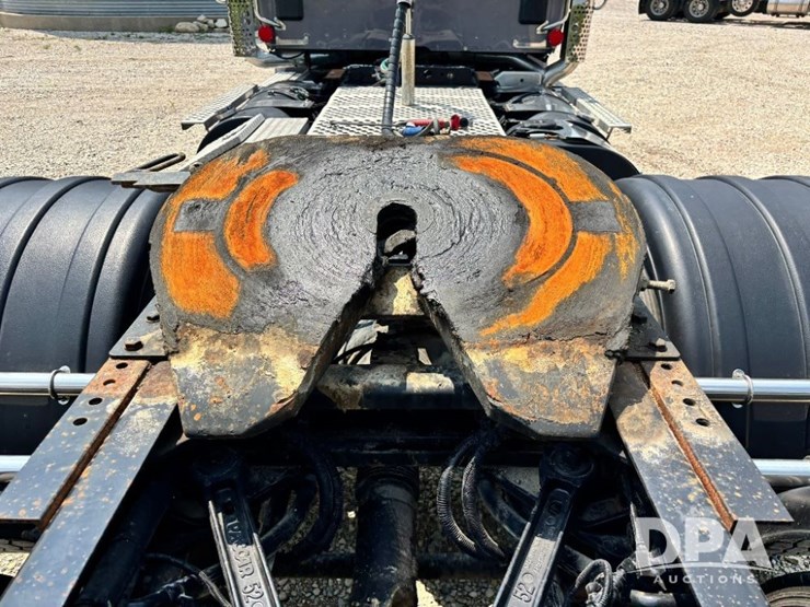 2016-kenworth-t880-image-40