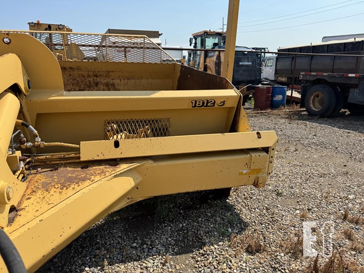 2000-deere-1812c-image-29