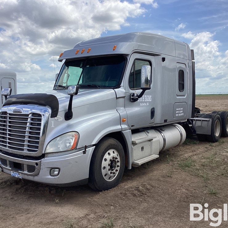 2011 Freightliner Cascadia CA125SLP T/A Truck Tractor