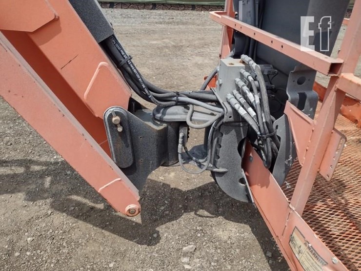 2015-jlg-740aj-image-20