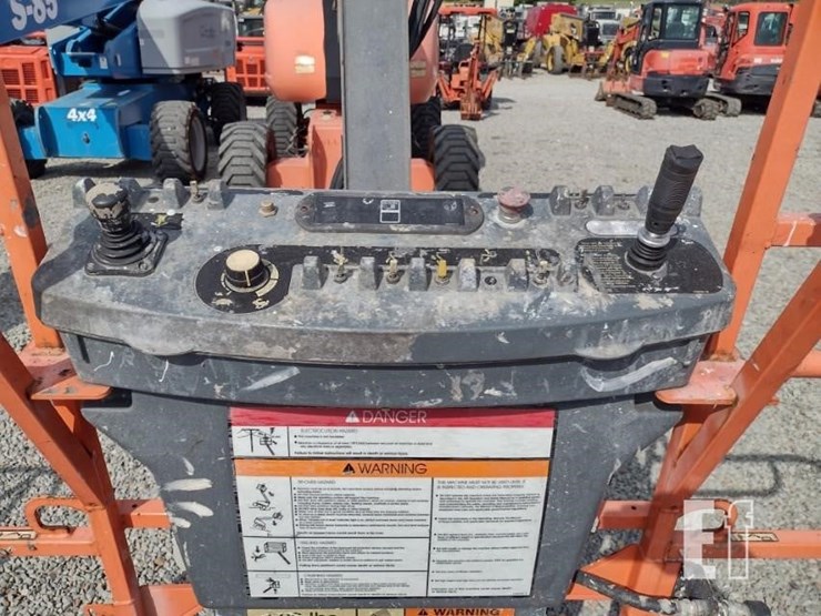 2009-jlg-800a-image-27