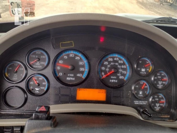 2017-international-durastar-4300-image-10