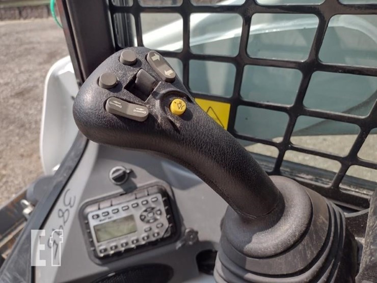 2023-bobcat-t770-image-9