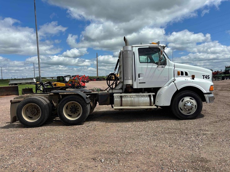 2001-sterling-at9500-image-5