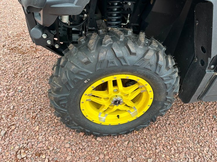 2022-john-deere-gator-image-8