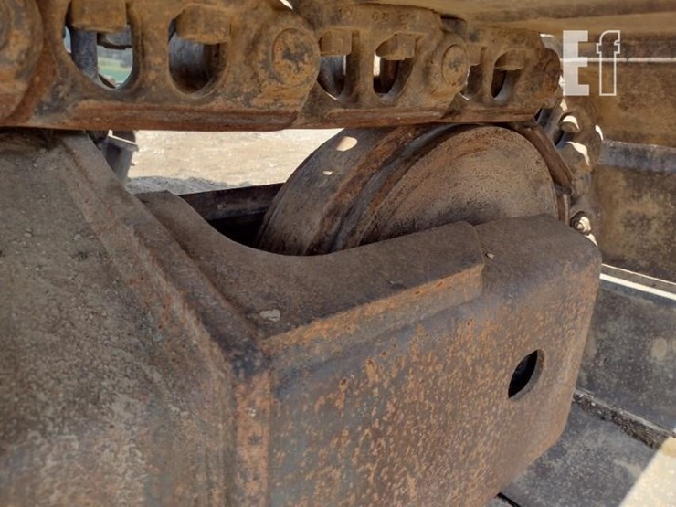 2011-komatsu-pc228us-lc-8-image-34