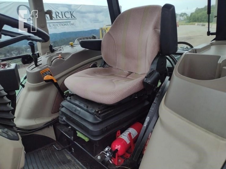 2015-john-deere-6105d-image-15