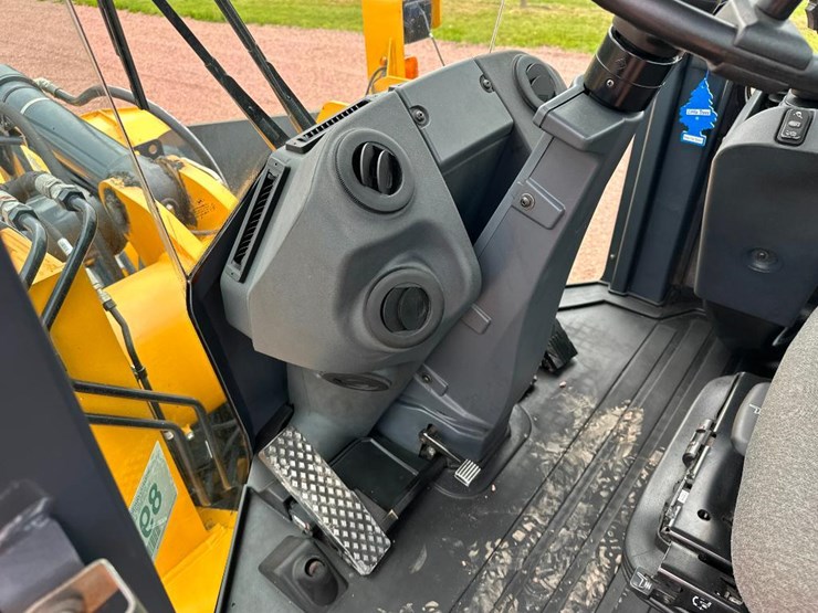 2018-deere-524kii-image-66