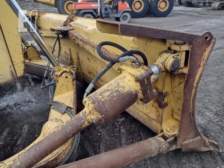 2005-komatsu-d65ex-15-image-14