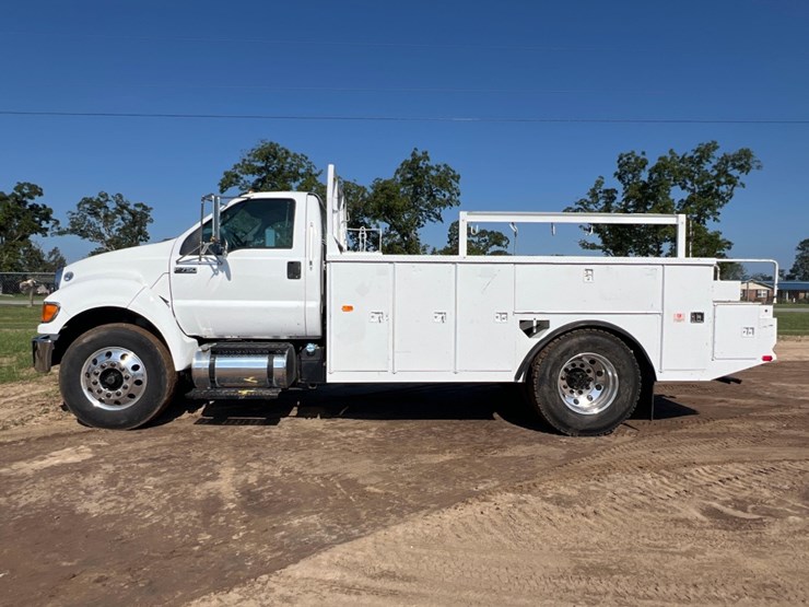 2015-ford-f750-xl-image-1