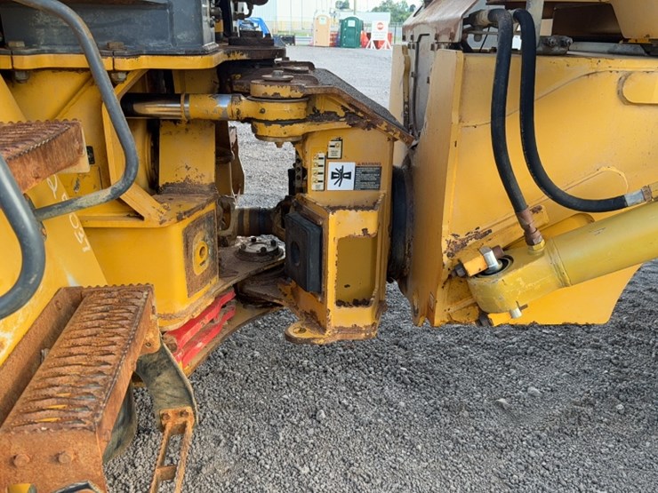 deere-250d-image-15