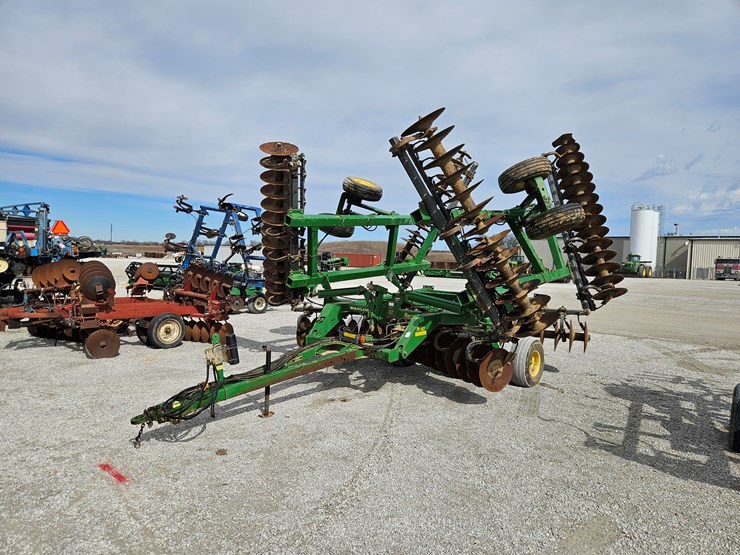 2004-john-deere-637-image-1