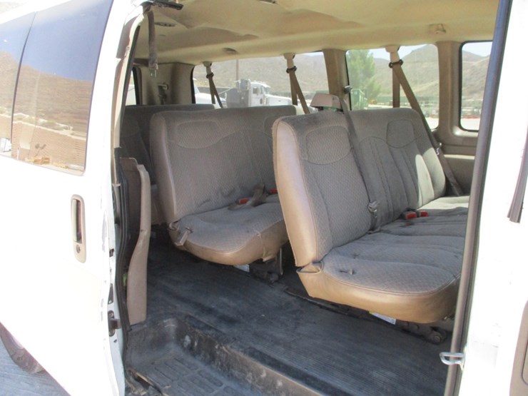 2007-chevrolet-express-3500-image-12