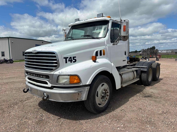 2001-sterling-at9500-image-1