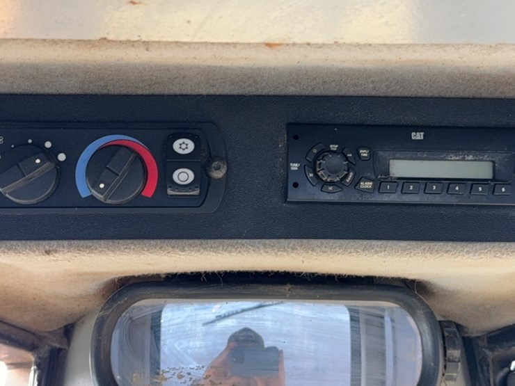 caterpillar-d6t-xw-image-15