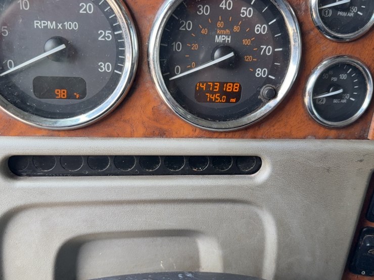2007-peterbilt-379-image-16