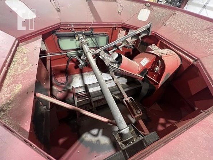 2005-case-ih-2388-image-23