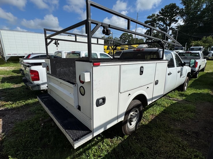 2009-chevrolet-silverado-2500-image-3