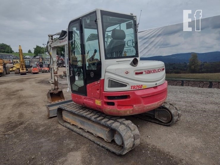 2018-takeuchi-tb260-image-50