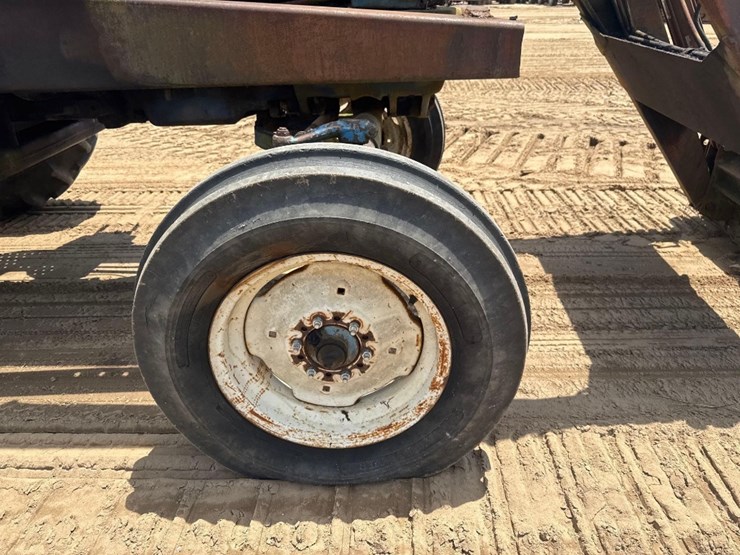 ford-7600-image-11