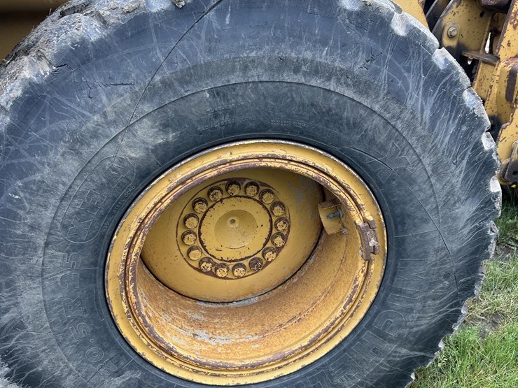 caterpillar-938g-image-26