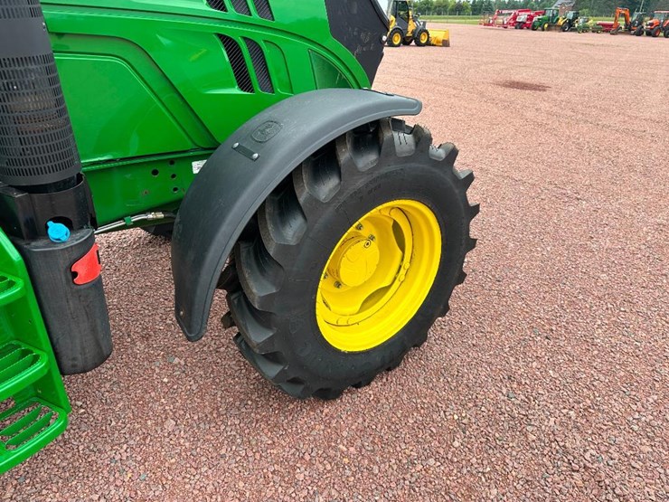 2014-john-deere-6115m-image-11