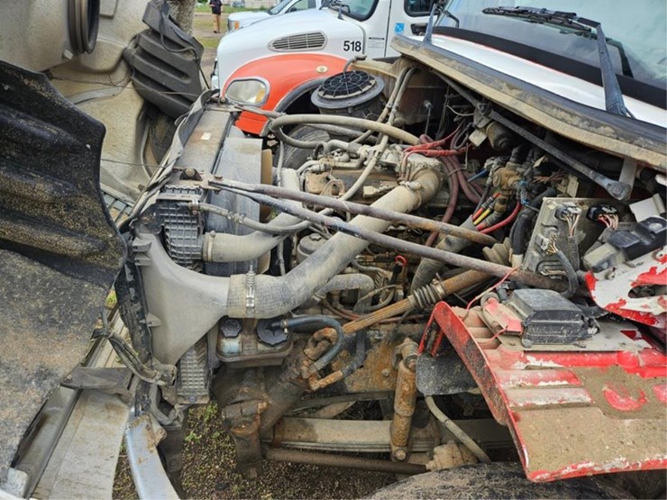 #2525-•-2006-freightliner-m2-tandem-axle-dump-truck-image-8