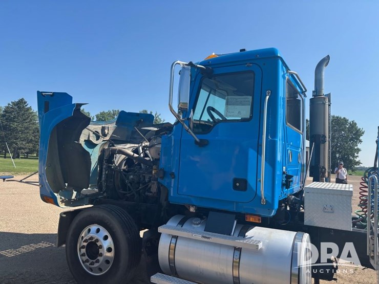 2006-mack-chn613-image-67