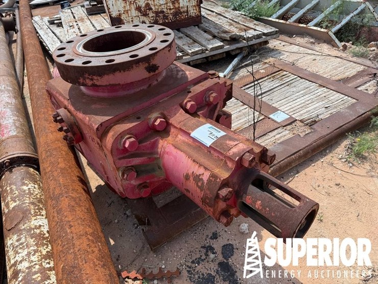 (r15-39)-13-5/8"-5000#-sgl-ram-bop.-located-in-yar-image-1