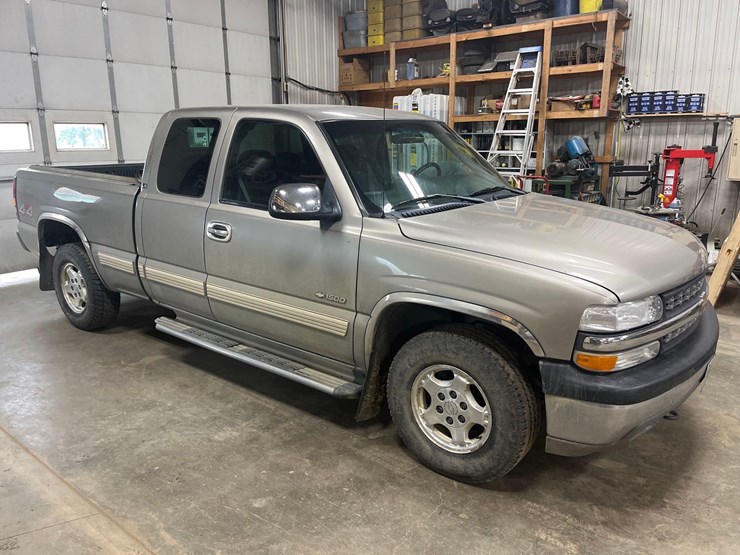 2000-chevrolet-1500-image-1
