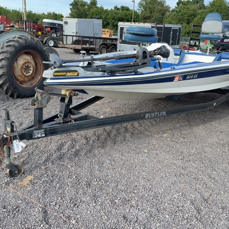 #3055 • 1995 BLAZER 20' BASS BOAT