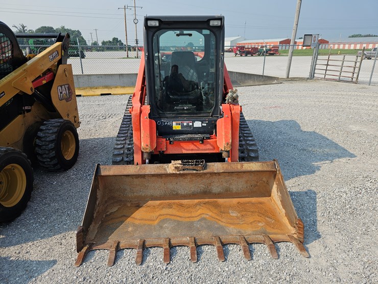 2023-kubota-svl97-2-image-2