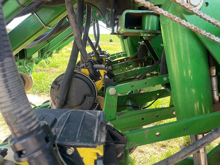 2012-john-deere-1790-image-36