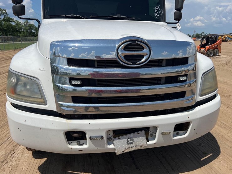 2018-hino-258-image-13