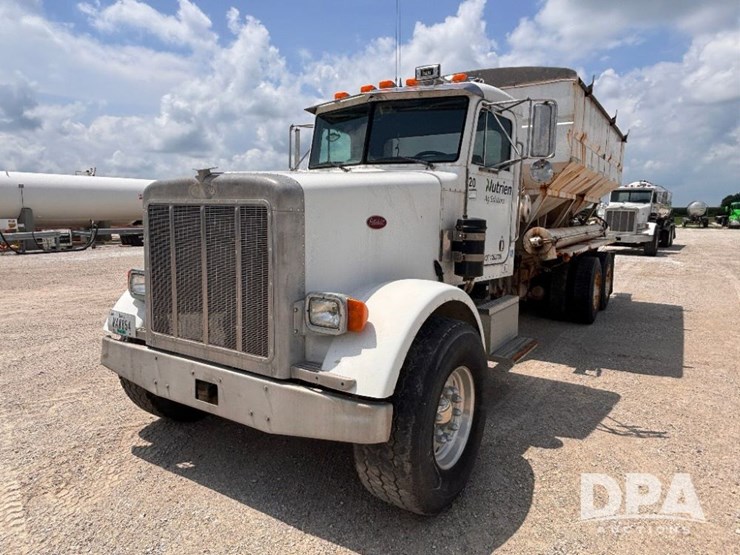 2000-peterbilt-357-image-15