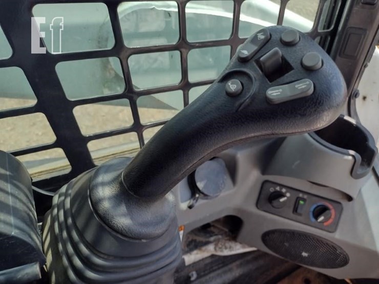 2021-bobcat-t770-image-12