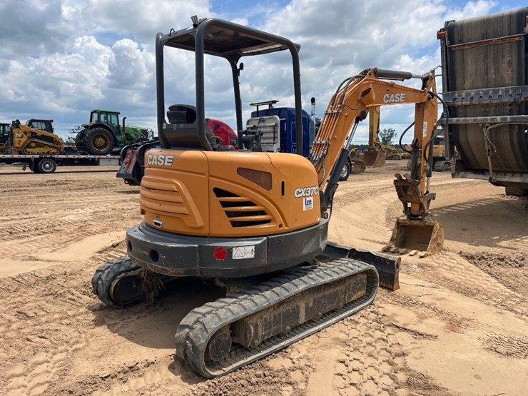 2020-case-cx37c-image-4
