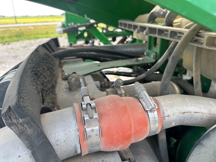 2018-john-deere-r4038-image-58