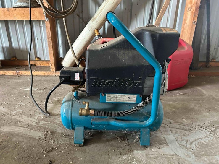makita-pneumatics-air-compressor-image-5