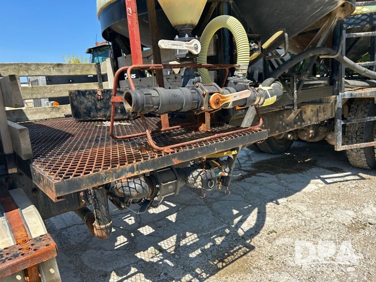 1991-ford-l8000-image-11