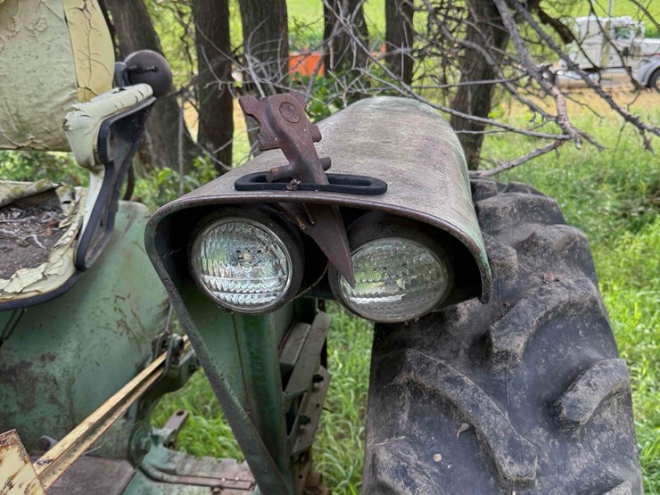 john-deere-3010-image-19
