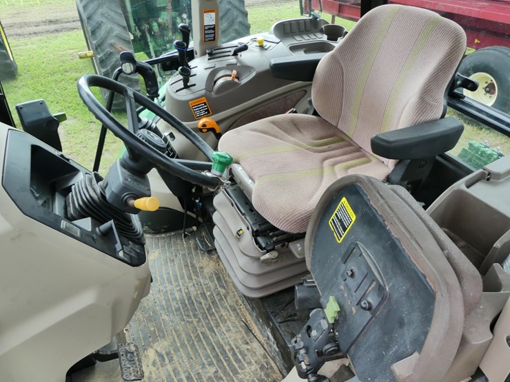 2015-john-deere-6115d-image-9
