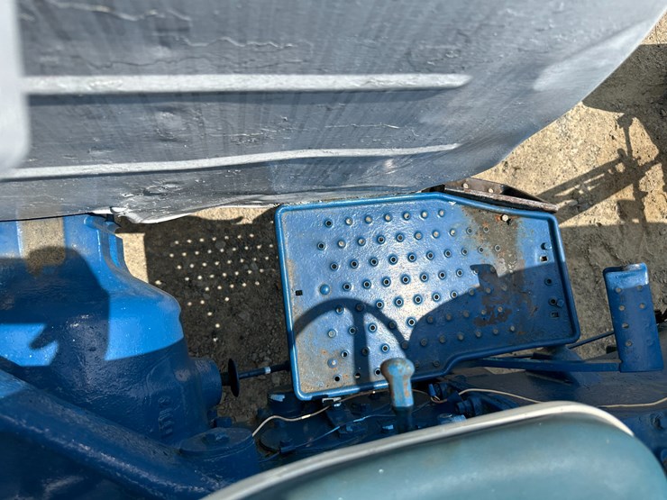 ford-4000-image-42