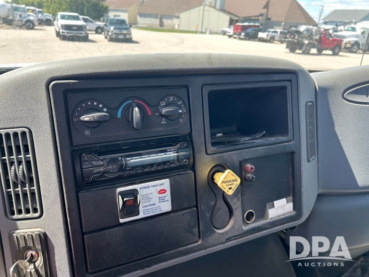 2005-international-durastar-4300-image-41