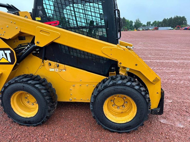 2018-caterpillar-272d2-image-18